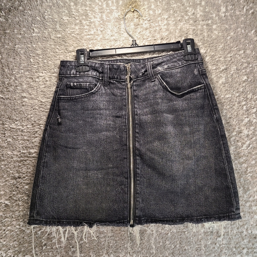 Paige Aideen Myra Denim Skirt Size 26 Zip Up Black Pockets Fringe Hem